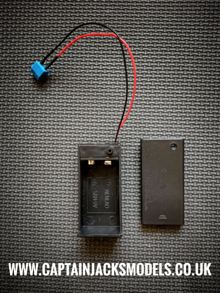 9v PP3 Battery Box With Built In Switch & Blue Screw Terminal Adaptor