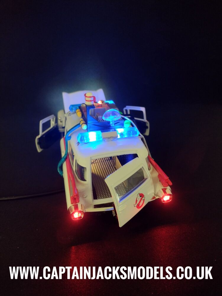 Modified Lit 1:24 Scale Customised Diecast Ghostbusters Ecto 1 Display Model