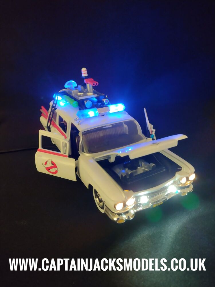 Modified Lit 1:24 Scale Customised Diecast Ghostbusters Ecto 1 Display Mode