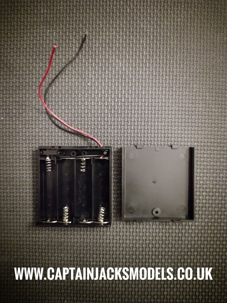 Four Cell AA Battery Box With Built In Switch - 6v