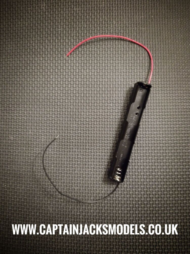 Battery Holder For 2 AA Batteries In Line With Wired Connections 3v