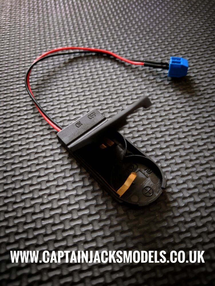 Double Cell CR2032 Battery Box With Built In Switch & LARGER Screw Terminal Connector (Blue) - 6v