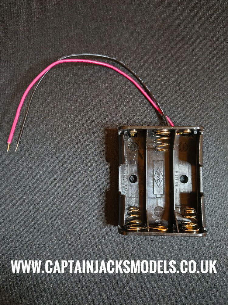 Battery Holder For 3 AA Batteries Side By Side With Wired Connection 4.5v