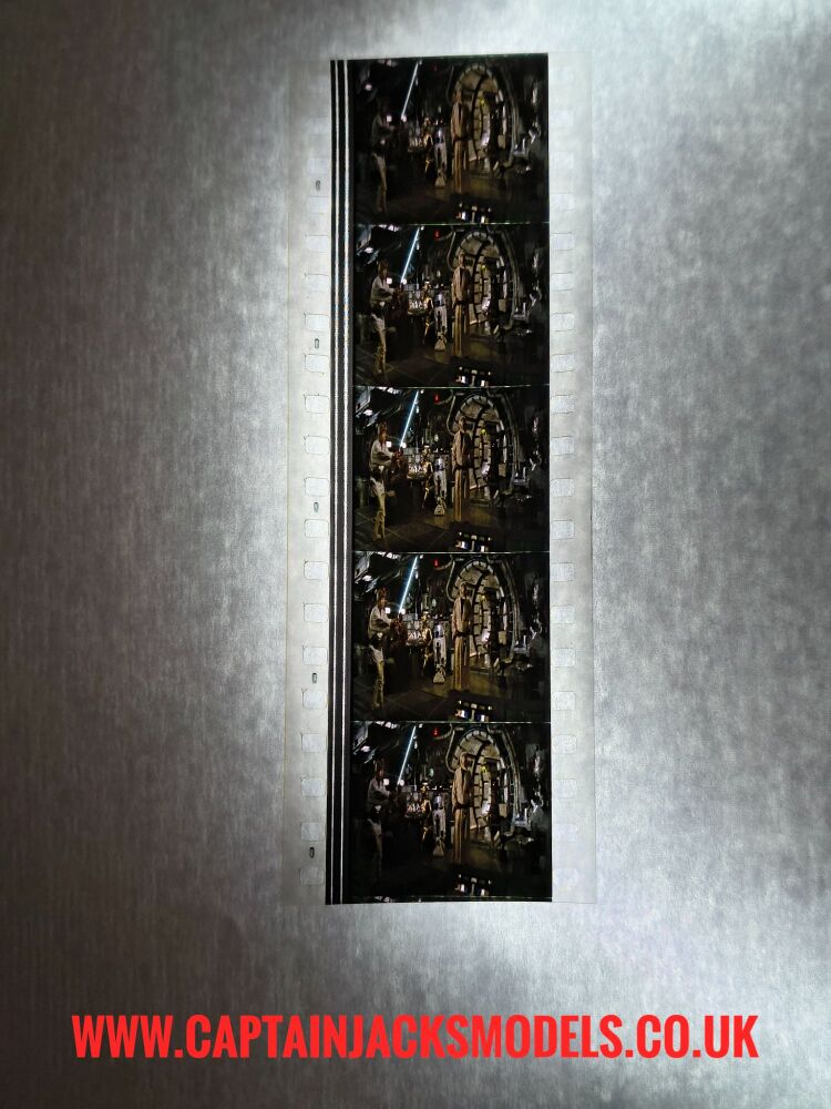 Genuine 35mm Screen Used Film Cells - Unmounted - Star Wars Episode IV A New Hope - Ref P