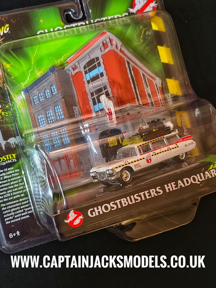 Johnny Lightning Ghostbusters Ecto 1A Diecast Collectable 1:64 Car & Polyresin Headquarters Backdrop