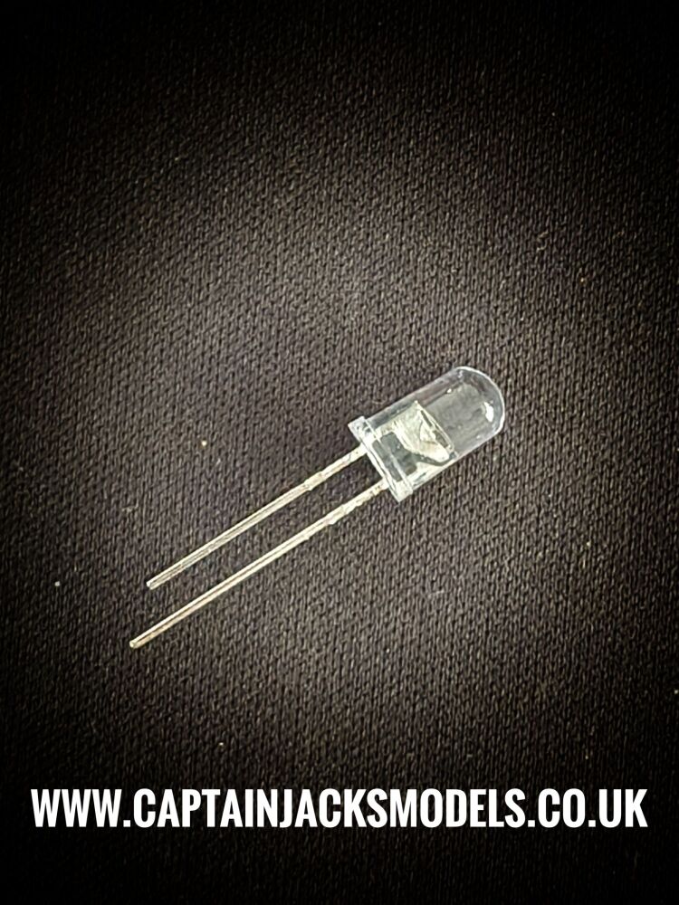 5mm FLASHING COOL WHITE SHORT LEG Ultra Bright LEDs