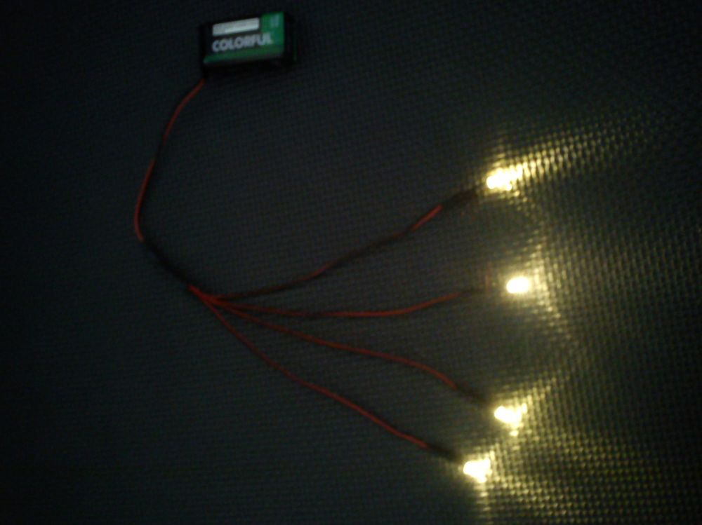 3mm x4 Warm White Value Set Prewired Led Light Kit With 9v Clip