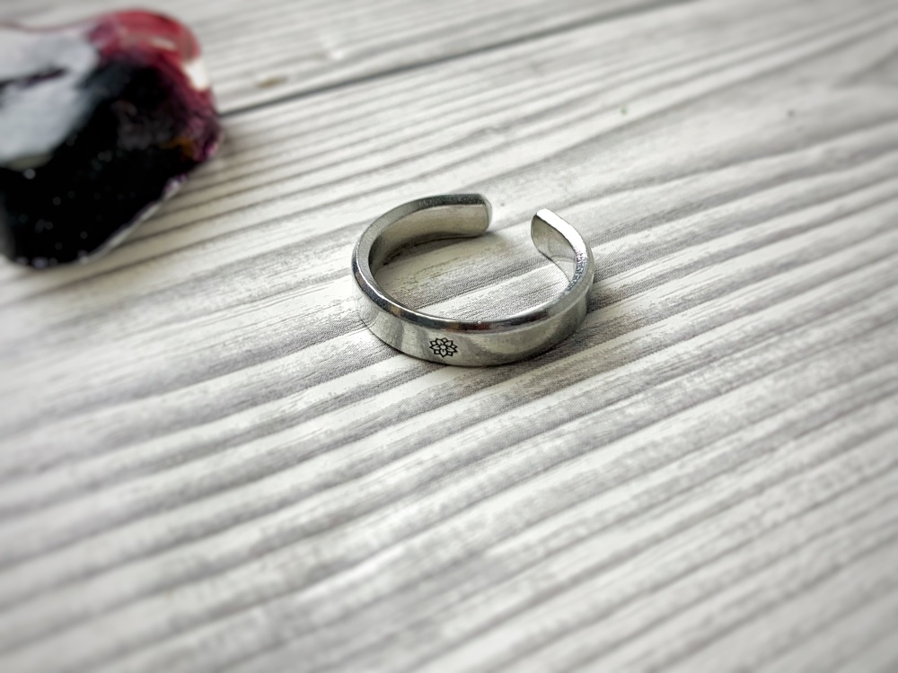 (Larkspur), aluminium cuff ring