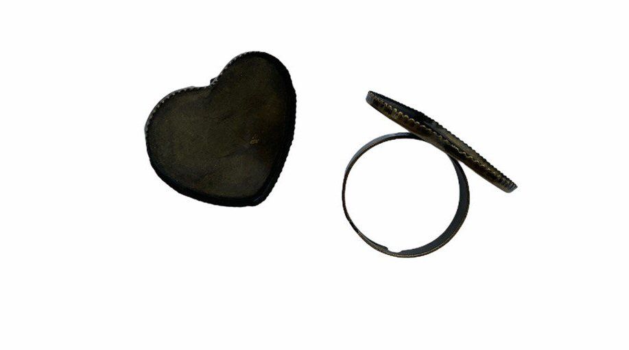 Bronze heart shaped tray ring - D14