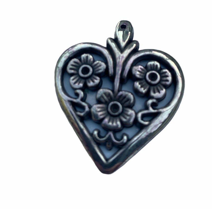 silver style filigree heart with three flowers - A14