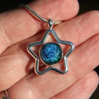 Turquoise to green dichroic star pendant