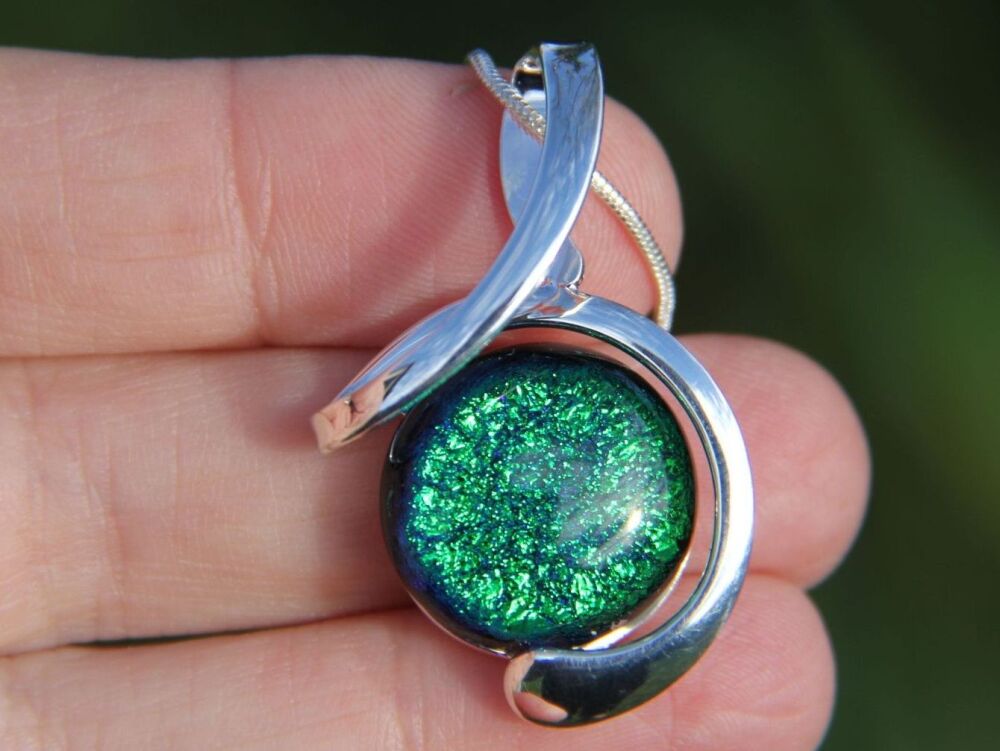 Emerald green dichroic glass twist pendant