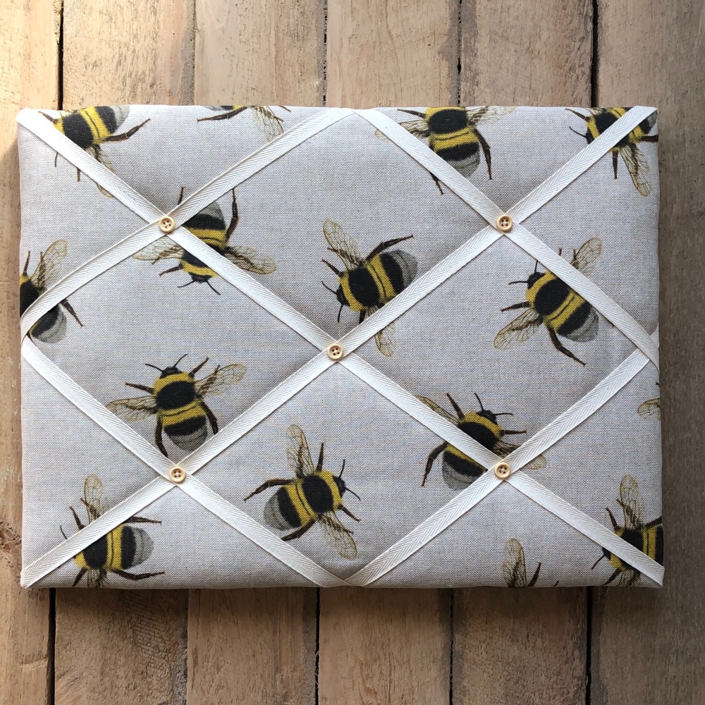 Memo Board 42cm x 31cm - Bee Swarm