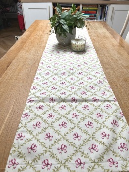 Table Runner - Sweet Pea Trellis