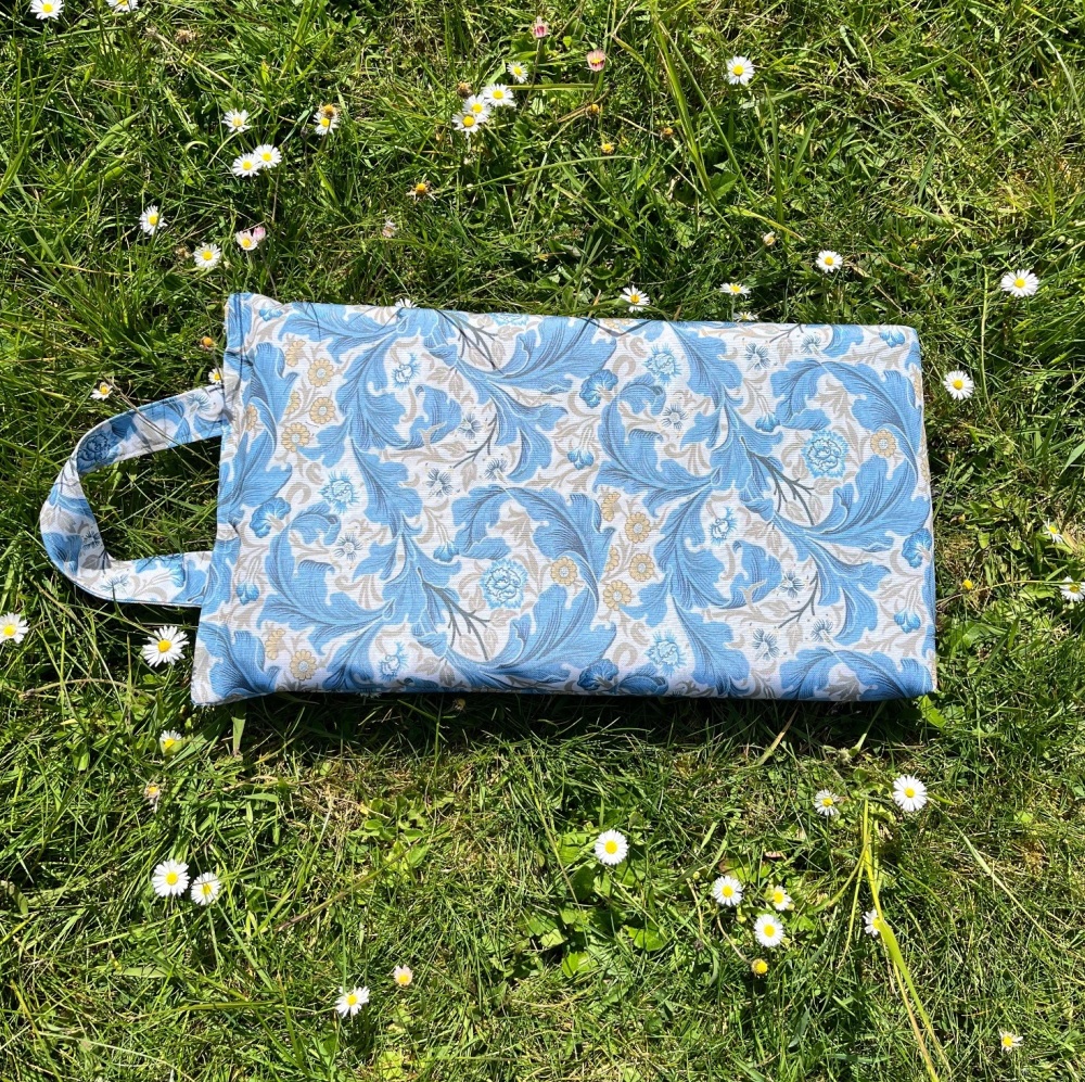 Handmade Garden Kneeler - William Morris - Leicester