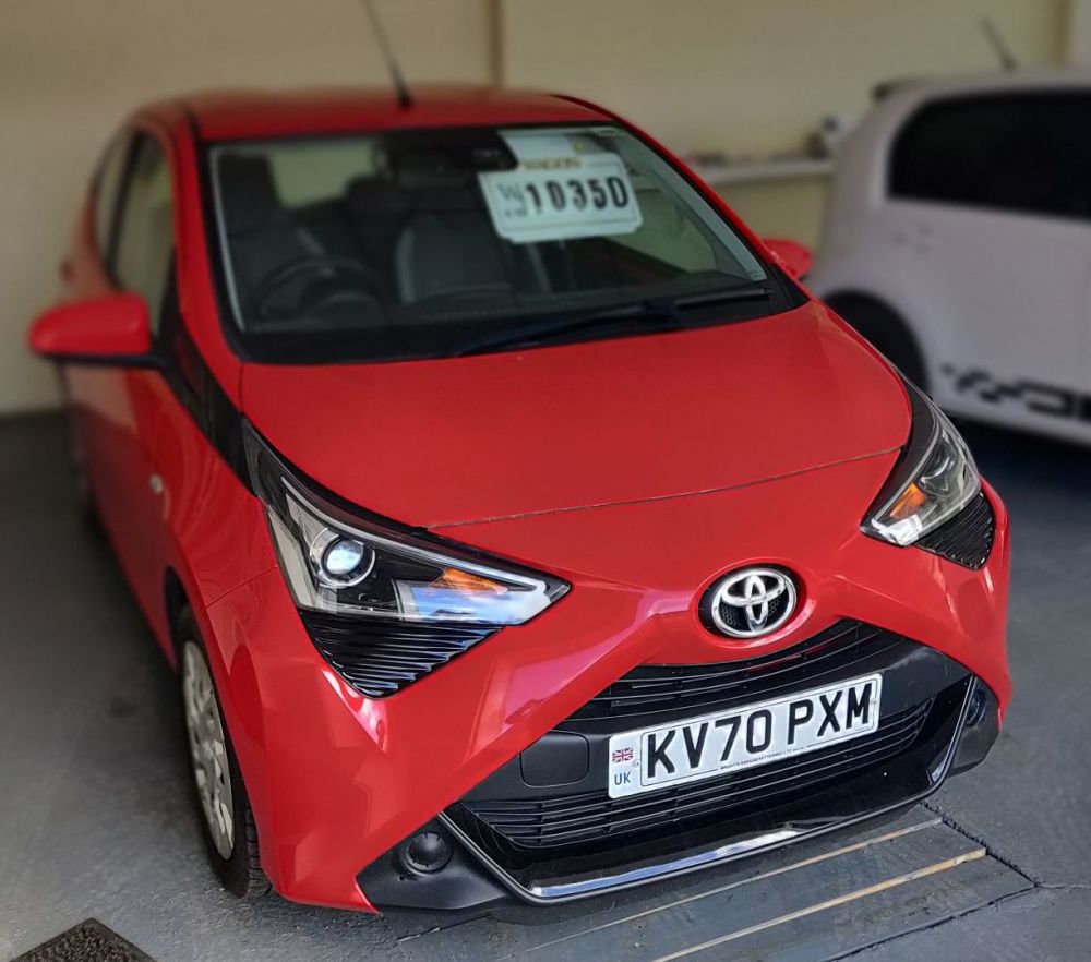 2020 Toyota Aygo XPLAY Red 5 Door  Hatchback 14000 miles 1 owner from new