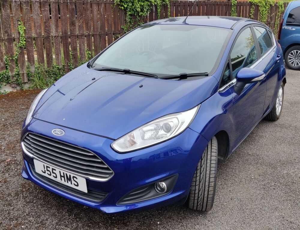 2014 Blue Ford Fiesta Zetec 1L  39000 Miles 2 Owners
