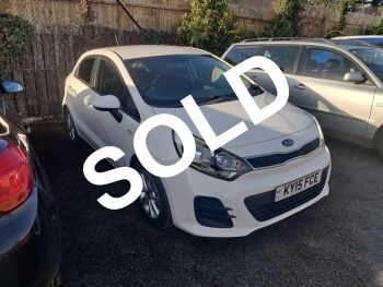 2015 KIA Rio Sr7 White  Petrol 5 Door Hatch 3 owners 85,000 miles
