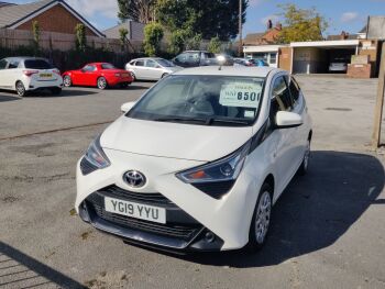 2019 Toyota White 1L Aygo X-Play VVT-I  1 Owner