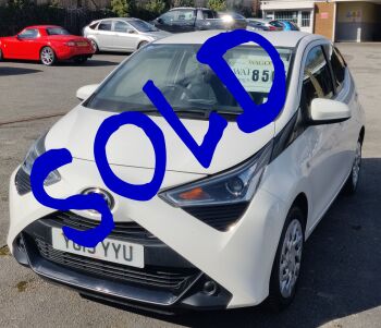 2019 Toyota White 1L Aygo X-Play VVT-I  1 Owner