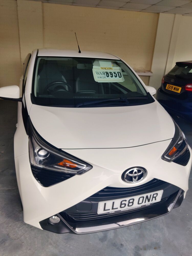 2018 White Aygo X-Plore VVT-1 1 Owner from New