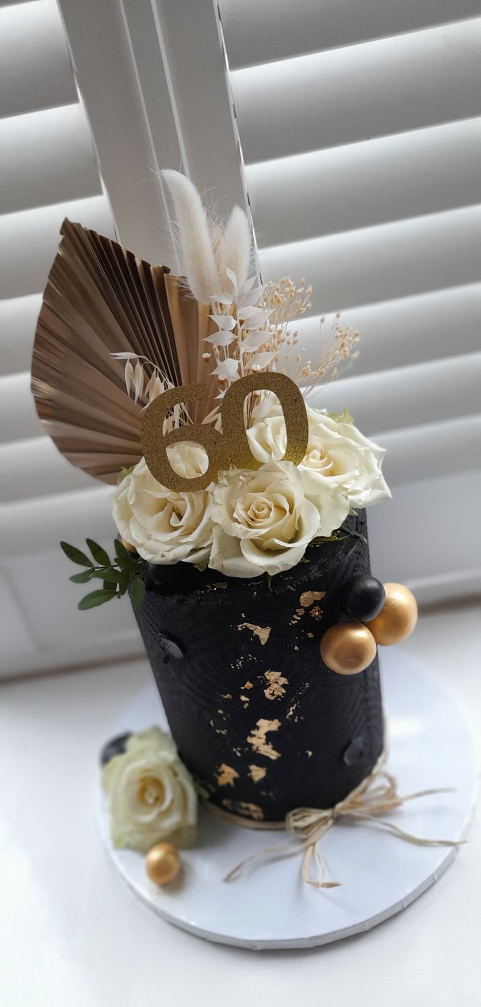 Black wheat design cake