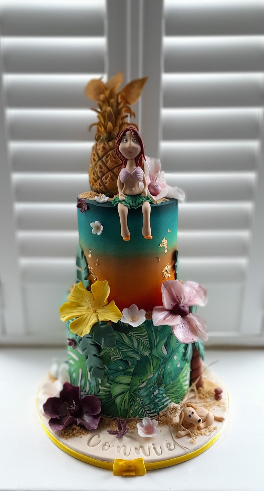 tropical themed cakes