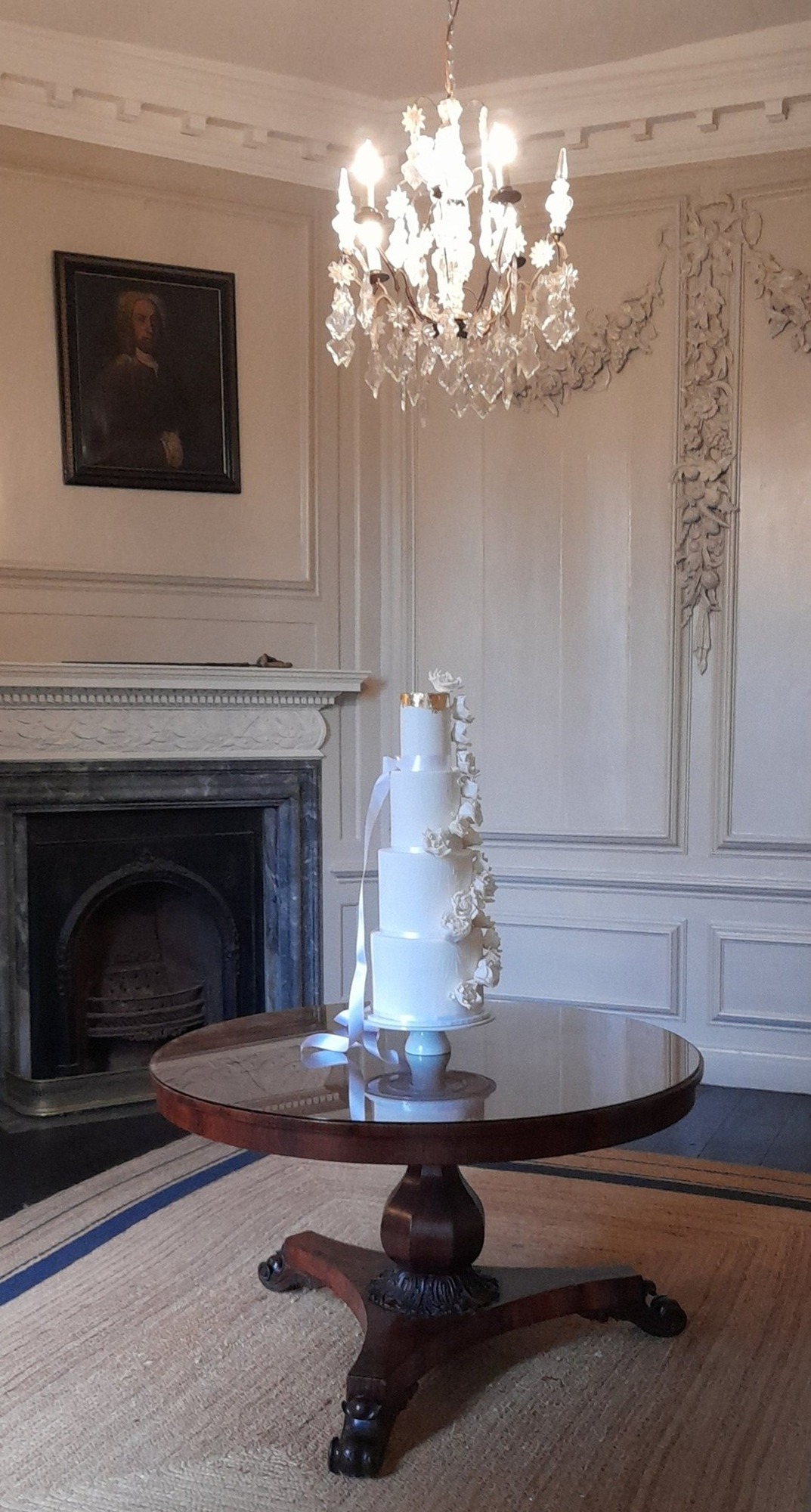 White wedding cakes