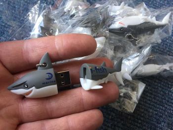 USB Flash Drive 8GB Shark Style