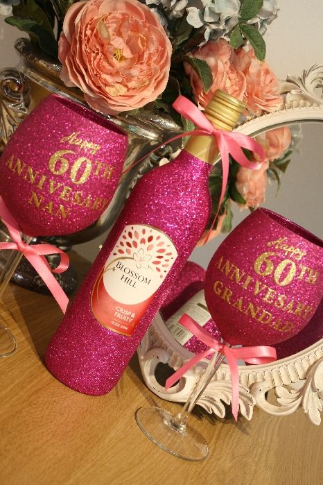 Personalised Wine, Champagne, Prosecco or Cava and TWO Glasses Gift Pack