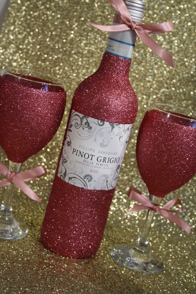 Glittery Wine, Champagne, Prosecco or Cava and Two Standard Wine Glasses Gift Pack
