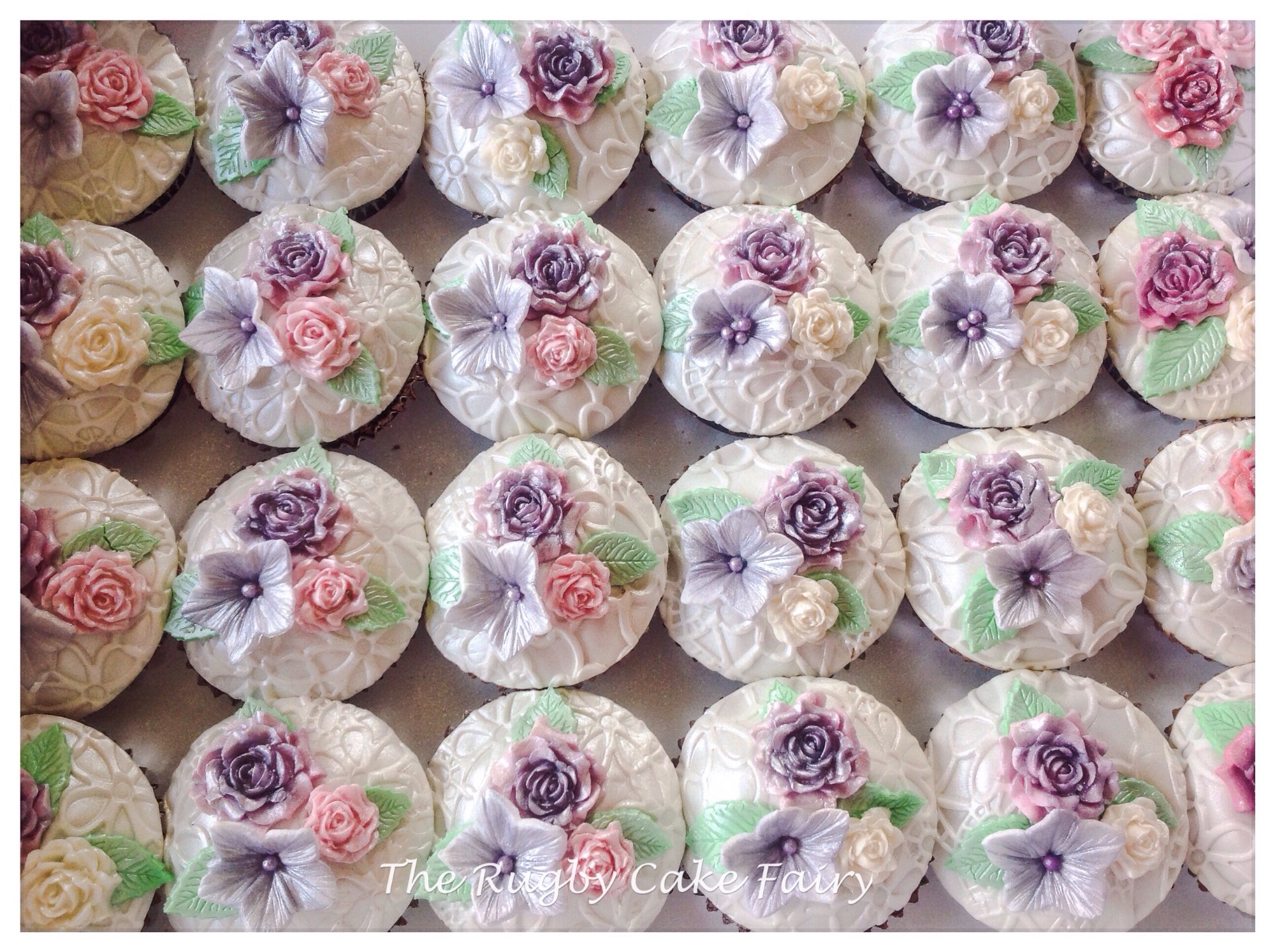 Vintage flower cupcakes silver