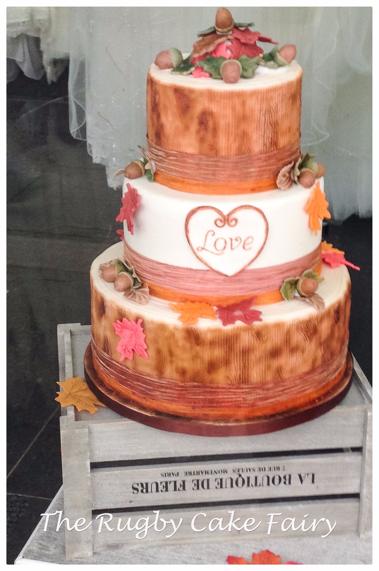 autumn & acorns wedding cake