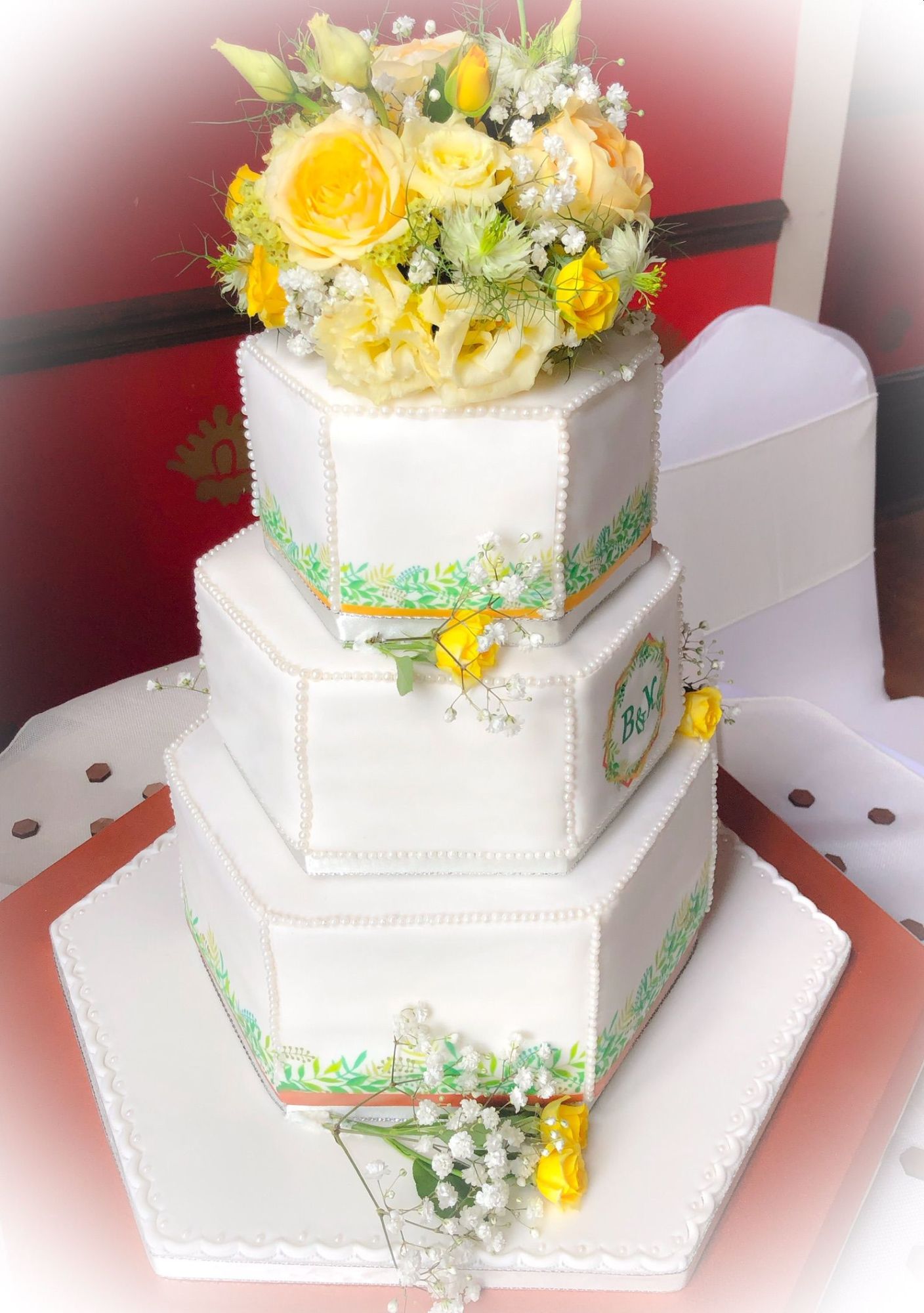 hexaganal flower wedding cake