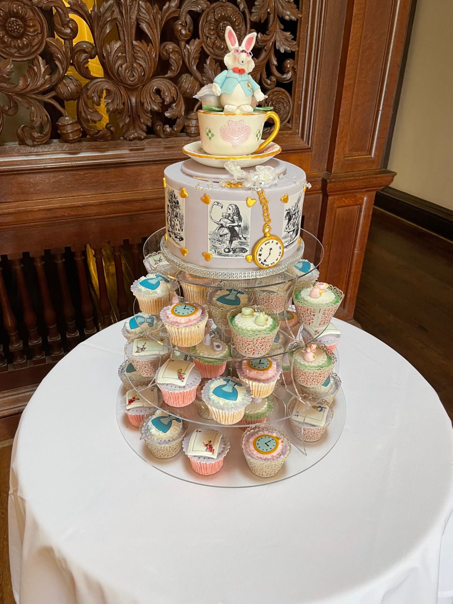 alice in wonderland teacup cake and cupcakes