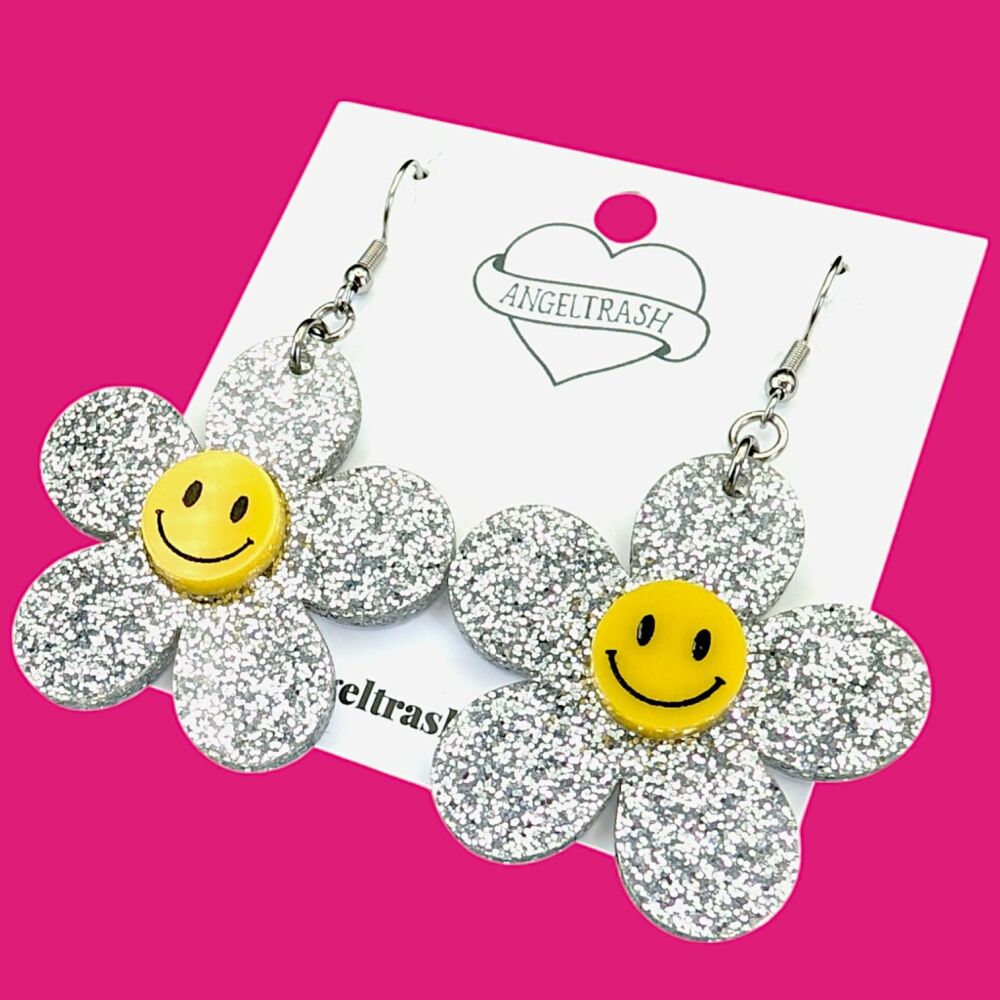 Happy Hippy Daisy Earrings – Medium | AngelTrash