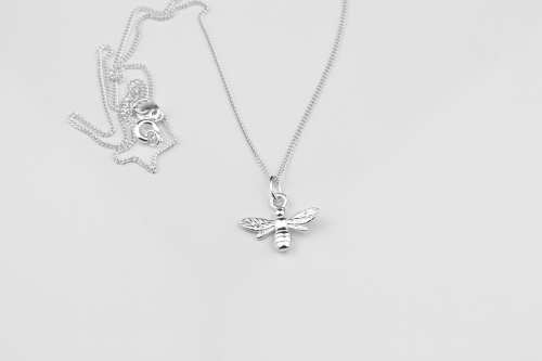  Silver bee necklace | CeFfi