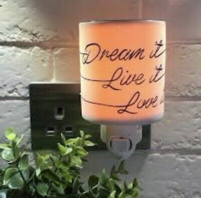 Dream it, Live it, Love it Mini Scentsy Warmer with Wall Plug