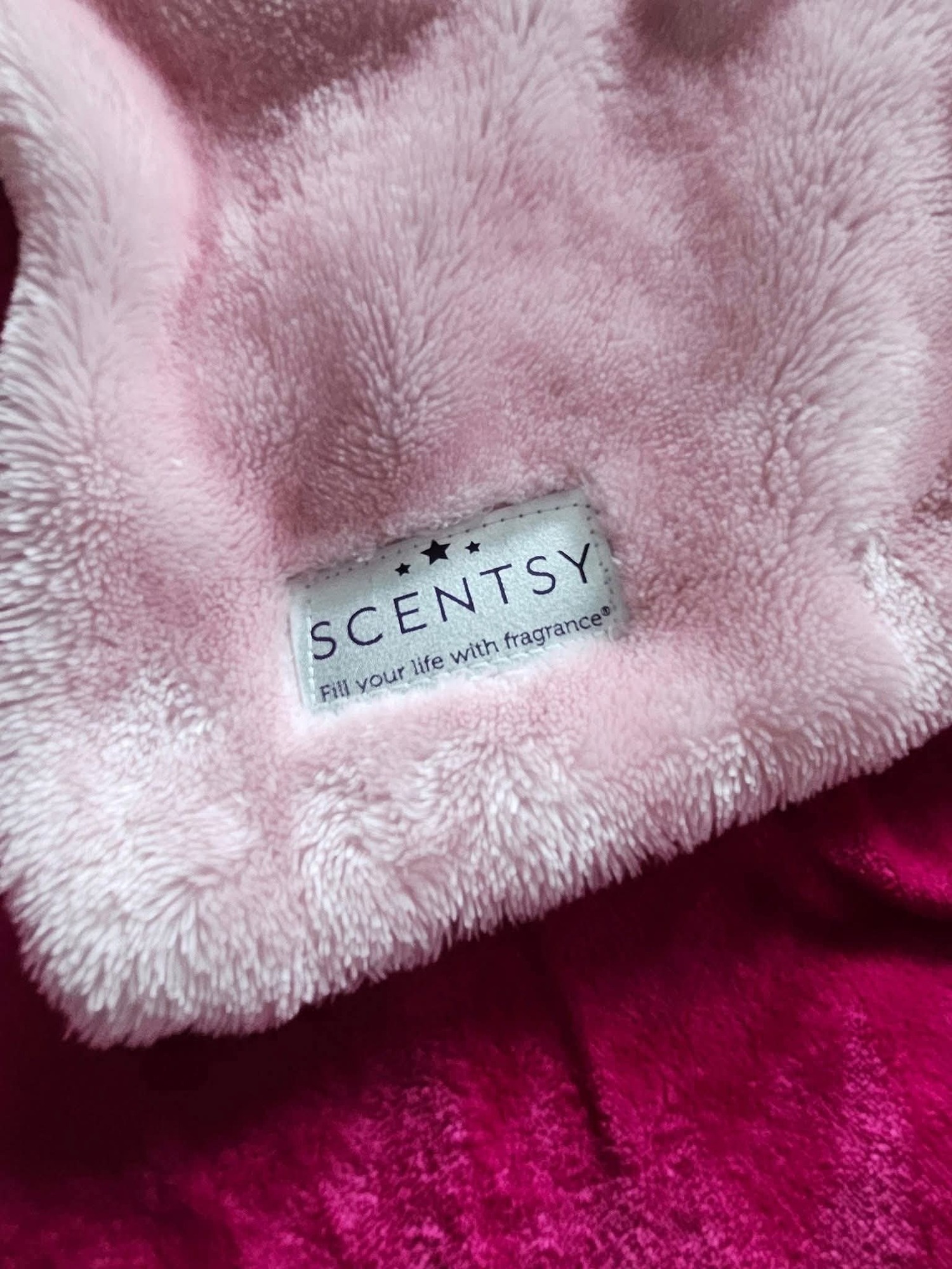 Scentsy Cozy Pink Ribbon Blanket logo