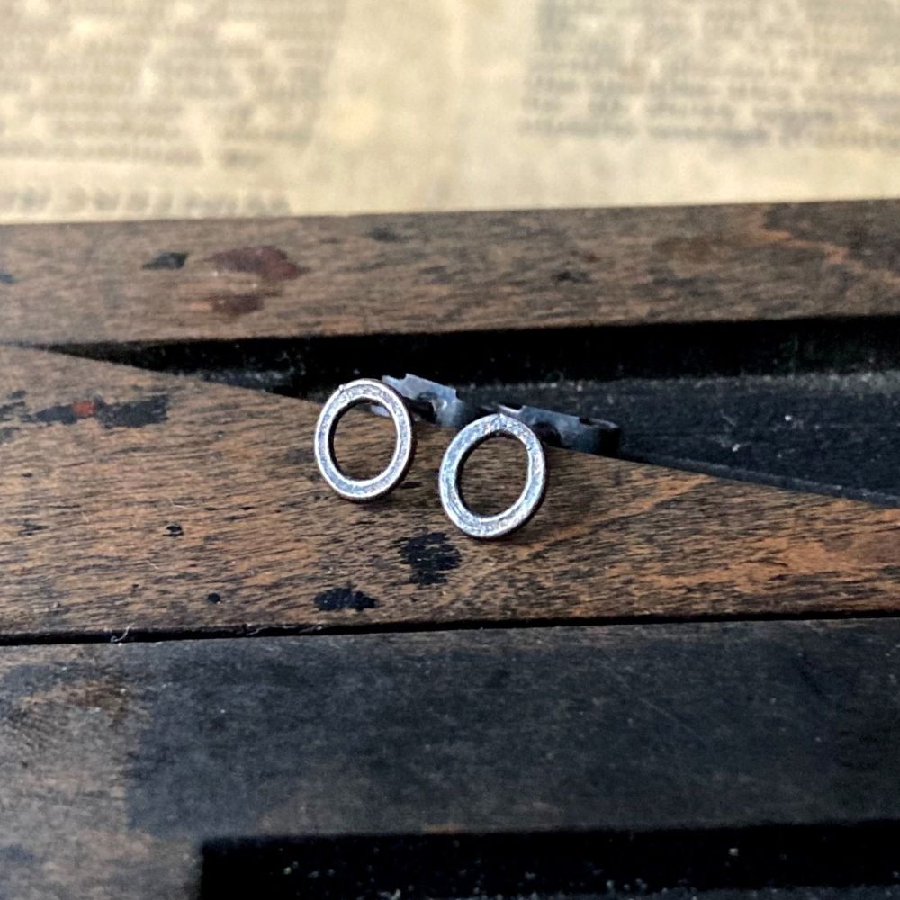 Tiny 'O' Studs 