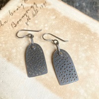 Holey Arch Earrings