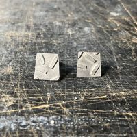 Tapered Markings Studs
