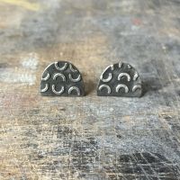 Arches with Markings Studs