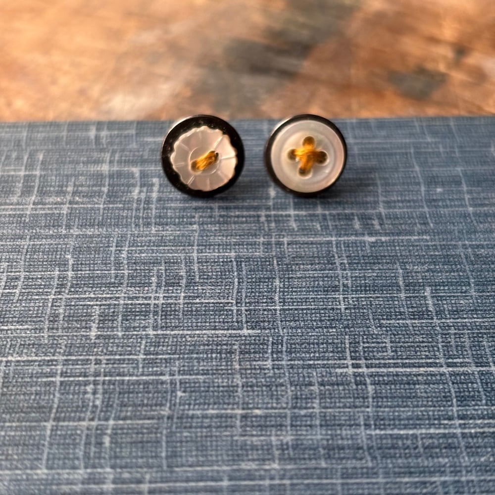 Mother of Pearl Button Studs