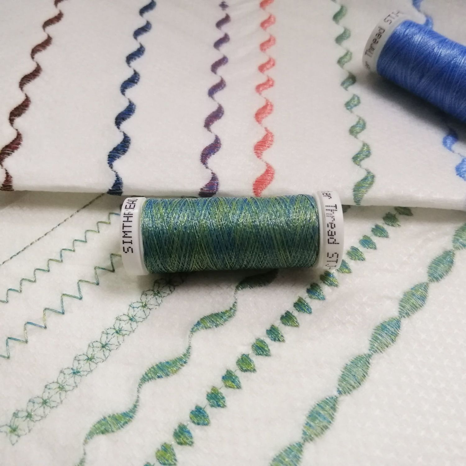 NEW set of 6 Multicolour threads, for quilting, sewing and embroidery