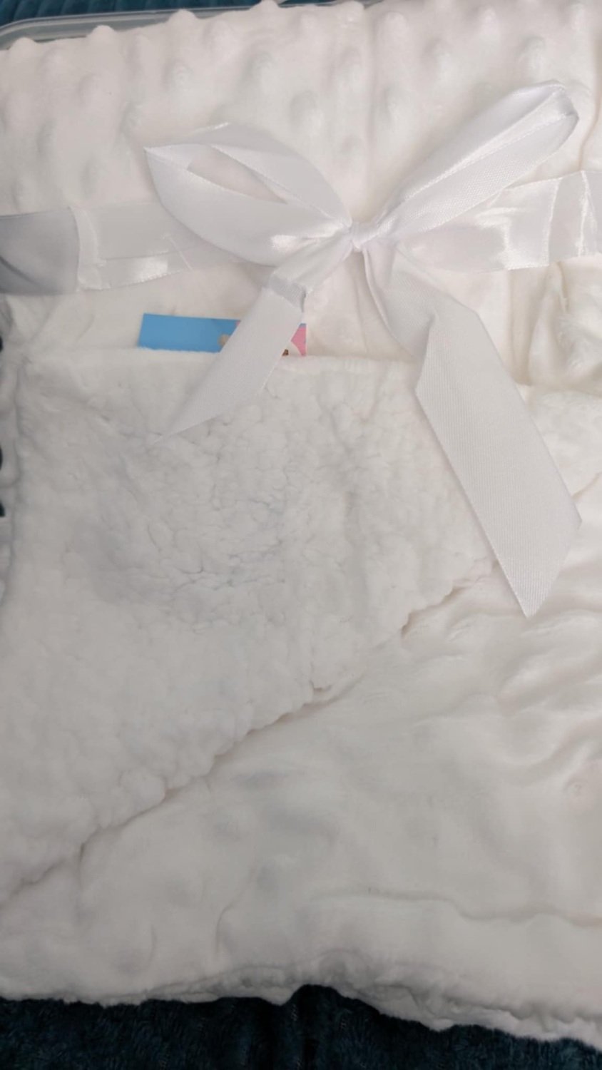 WHITE blanket , 76cm x 102cm, soft polyester. Sleeping, Cuddling, perfect f