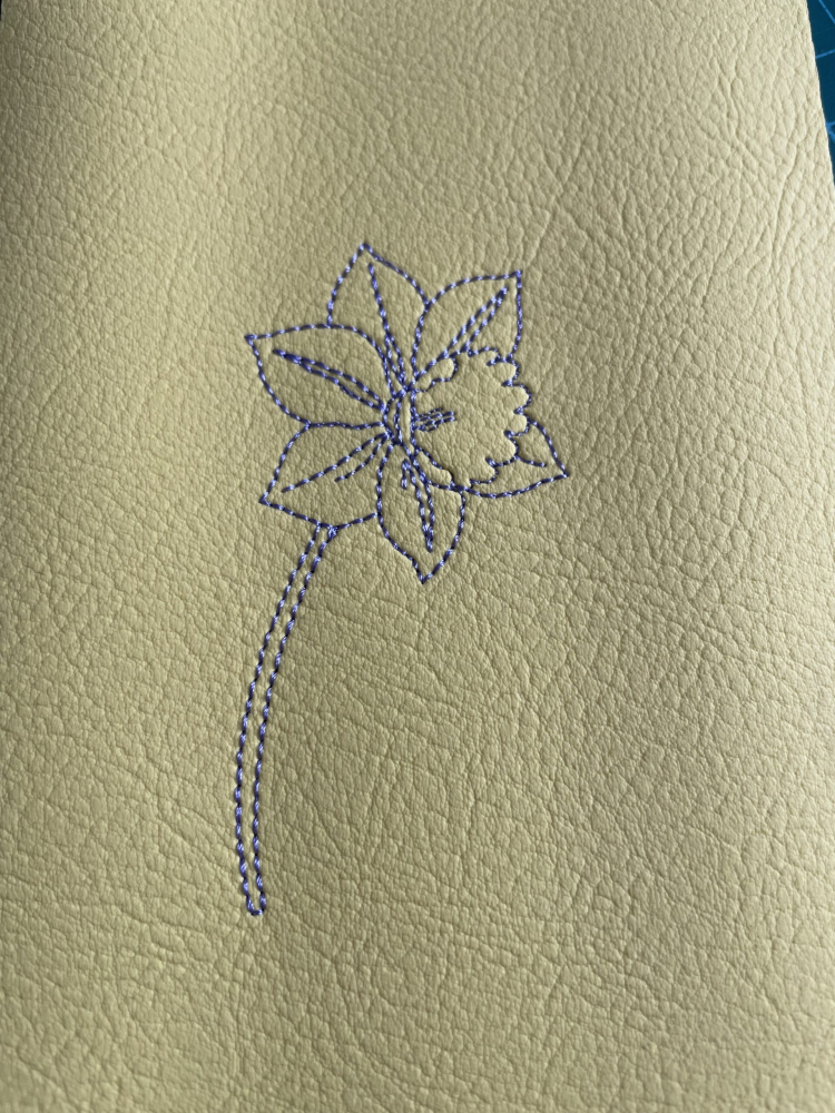 In The Hoop 1 Colour Line Drawn Single Daffodil Digital Download Machine Embroidery Design File 4&times;4, 5&times;7, and 6&times;10 Hoop Included