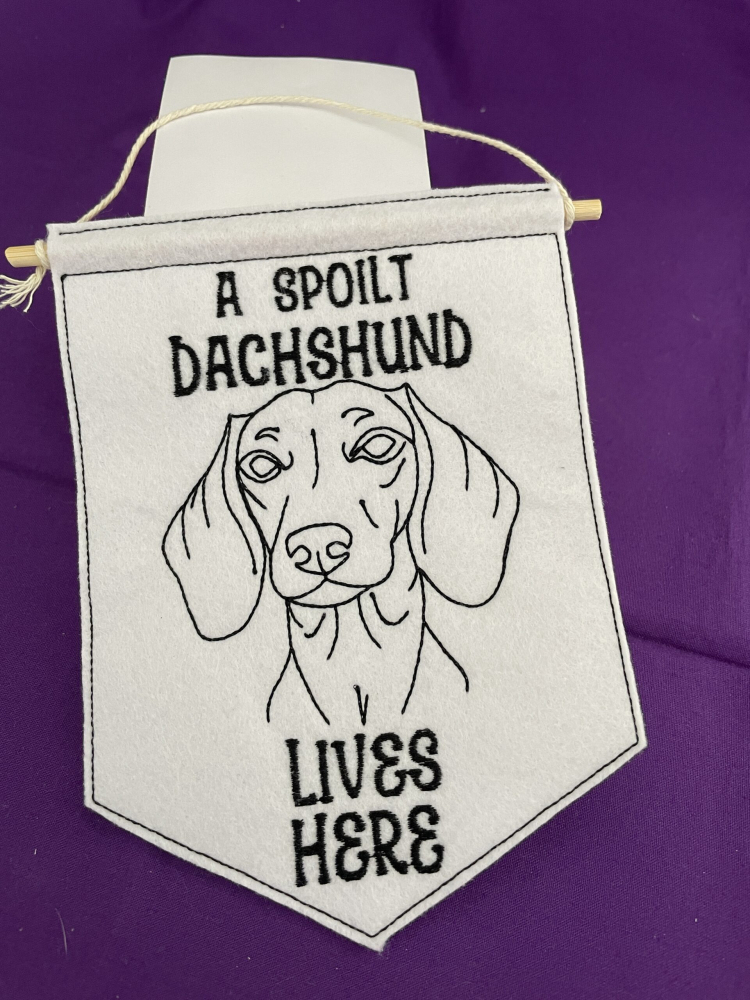 In The Hoop Dachshund Door Hanger Digital Download Machine Embroidery Design File 5&times;7 Hoop