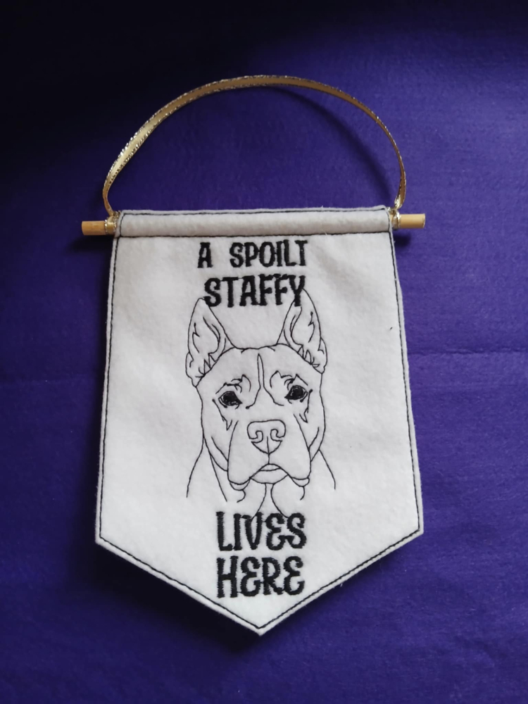 In The Hoop Staffy Door Hanger Digital Download Machine Embroidery Design File 5&times;7 Hoop