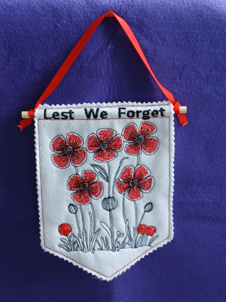 In The Hoop Poppies Door Hanger Digital Download Machine Embroidery Design File 5&times;7 Hoop